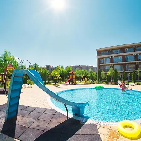 Holiday Garden Resort *